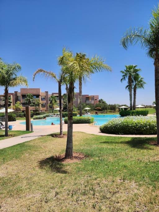 Central, Vue Piscine-golf, Et Montagne De L'atlas *
