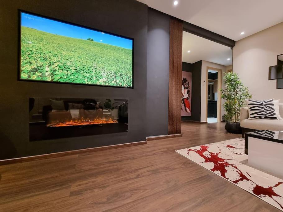 Appartement Central, Vue Piscine-golf, Et Montagne De L'atlas *